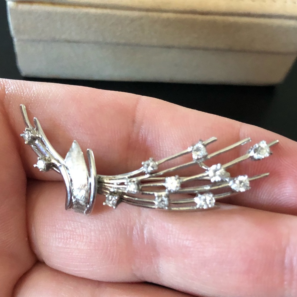 Gorgeous 14k gold diamonds brooch